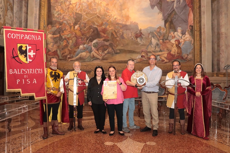 Pisa ospita campionato tiro balestra antica. Dodici compagnie si sfideranno in piazza Duomo e Cittadella.