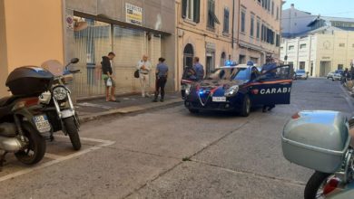 Rappresentante a Livorno rapinato con pistola per gioielli
