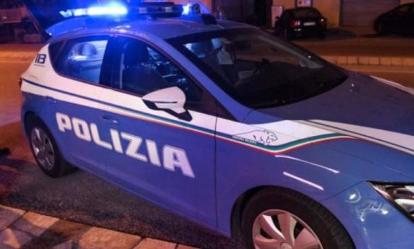 Residenti di Pisa segnalano polizia per sesso in vicoletto