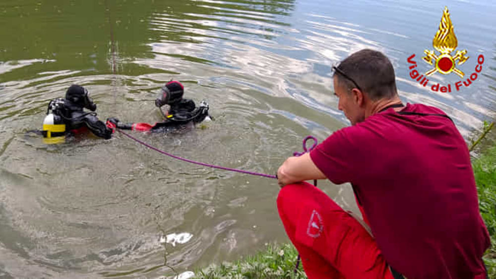 Ricerche in corso per canoista scomparso nel lago di Signa.