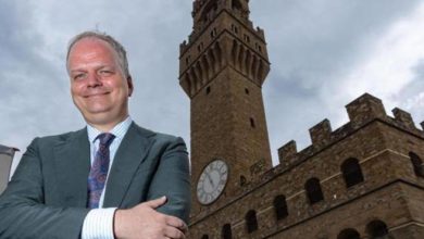 Schmidt Uffizi and political temptation center right considers mayoral candidacy in