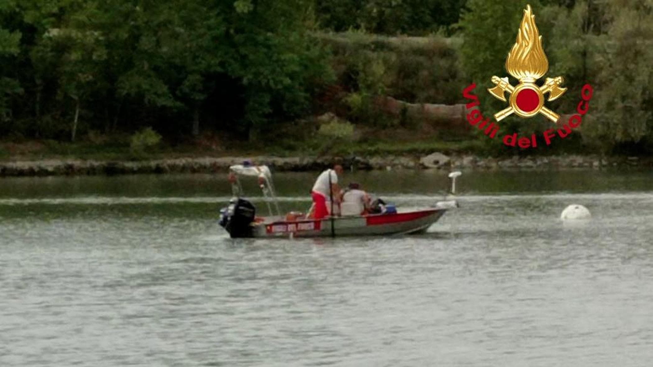 Scomparso canoista durante allenamento lago Renai, Firenze