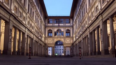 Scopri Firenze di notte e durante Halloween con sei itinerari segreti, incluso un tour degli Uffizi.