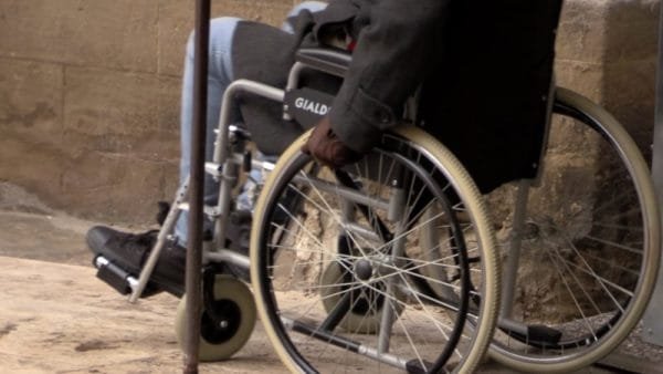 Scuse per disservizio disabile alle scale mobili di Arezzo, famiglia invitata in città da Atam.
