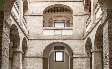 Siena, bando aperto per specializzazioni in Beni storico artistici. 30 posti e 2 borse di studio.