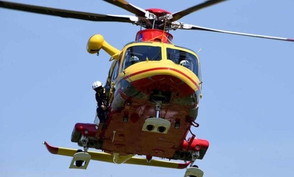 Malore fatale in mare, muore un 82enne