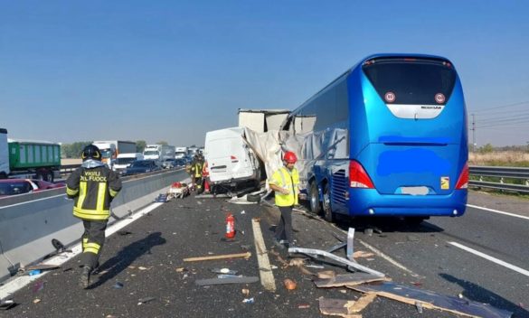 Tragico schianto sull'Autostrada del Sole, autista pisano perde la vita.