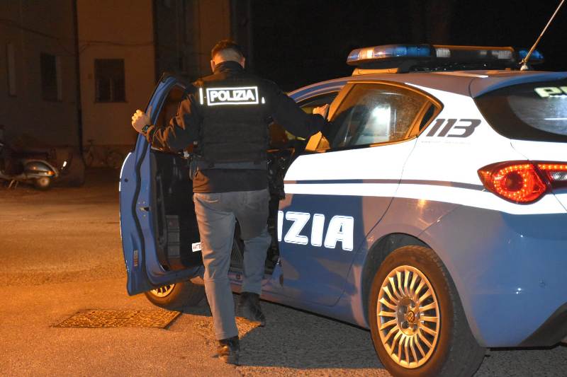 Triplo intervento polizia a San Giuliano Terme, riporta gonews.it