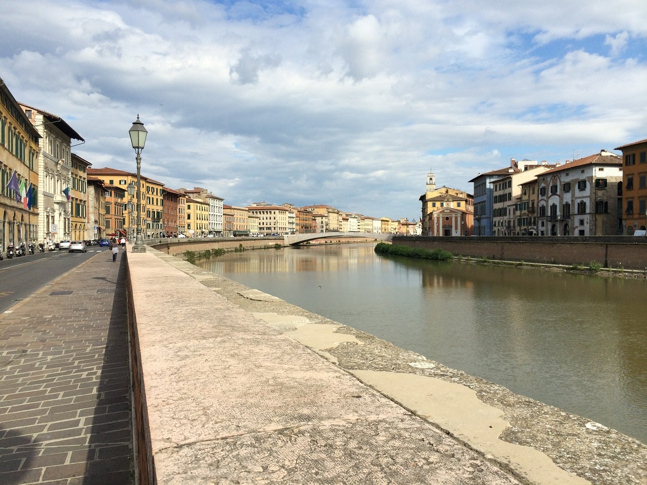 Una visita speciale a Pisa, battello sull'Arno e passeggiata sulle Mura - Toscana News.