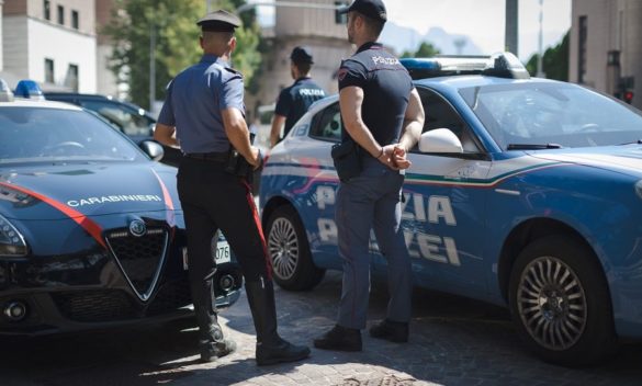Uomo accoltellato nel centro di Carrara, situazione critica