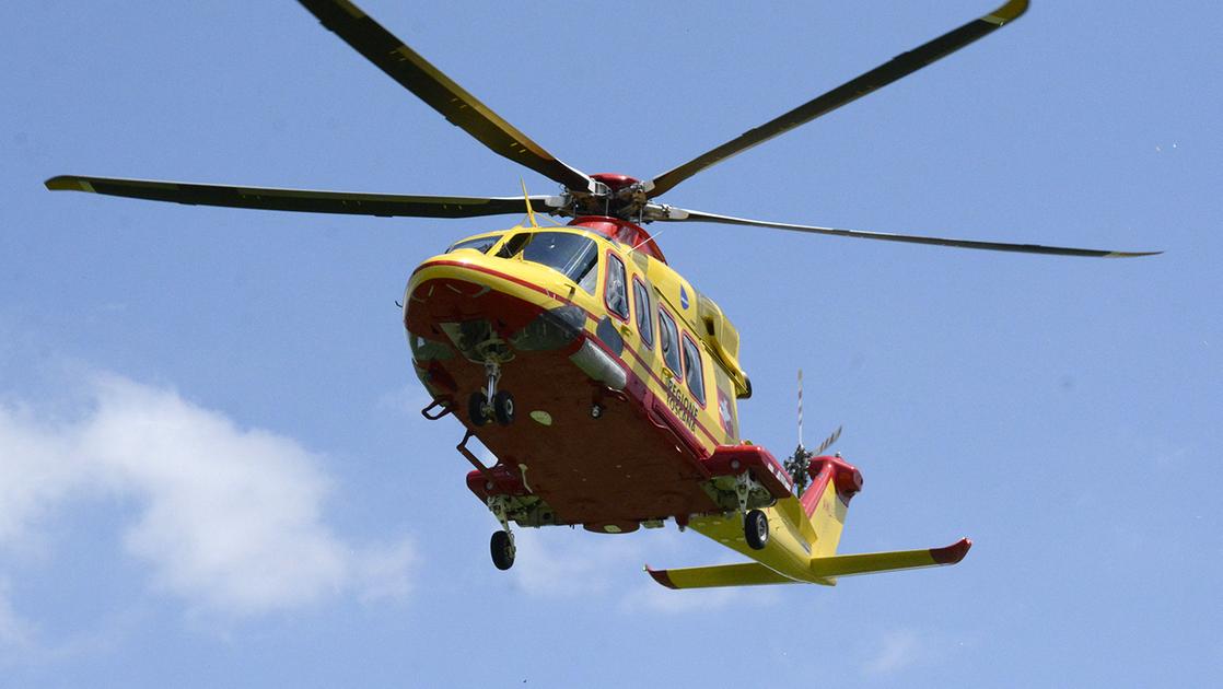 Uomo gravemente ferito in incidente con trattore a San Gimignano.