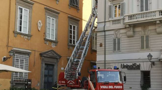 vigili del fuoco centro storico lucca