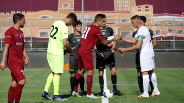 Arezzo-Carrarese: Finisce 0-0 la diretta della partita.