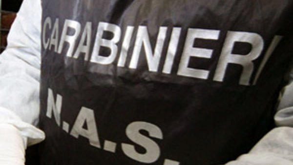 Palestra senza defibrillatore: Carabinieri chiudono l'impianto.