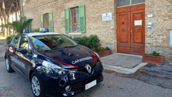 20enne a Rosignano perde il controllo dello scooter sotto l'effetto di cannabis e si schianta contro un camion