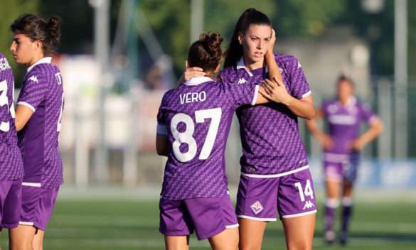 Fiorentina Femminile sconfigge Napoli con Kajan e Boquete in una partita finale amichevole.