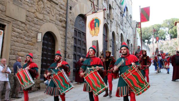 Elenco completo dei figuranti di Porta Crucifera per la Giostra di settembre