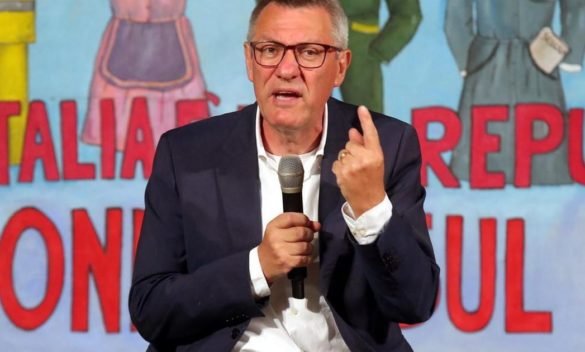 Landini incontra i lavoratori Sammontana: affluenza di 300 persone all'assemblea. 1 Landini alla Sammontana Incontro con i lavoratori "In 300 all’assemblea"