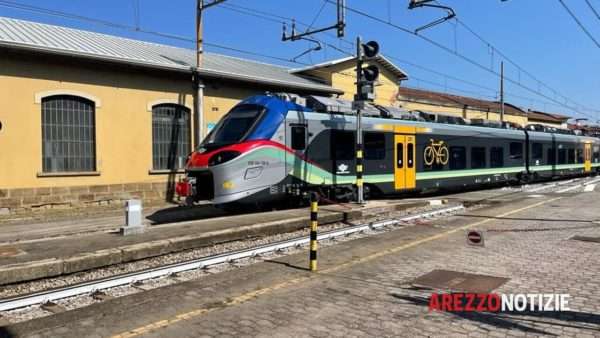 Parte la campagna abbonamenti per le linee Arezzo-Stia e Arezzo-Sinalunga: scopri i vantaggi dei treni.