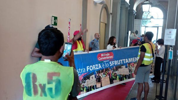 Mondo Convenienza: lunga protesta a Campi per quasi 100 giorni