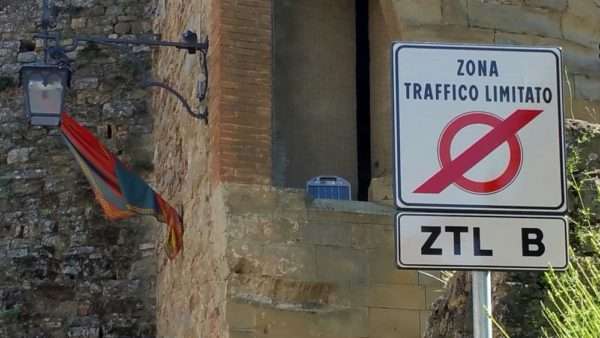Richiedi online i permessi ZTL ad Arezzo, ottienili facilmente.