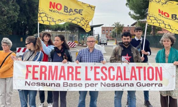 1500 persone si oppongono alla nuova base militare e partecipano alla manifestazione