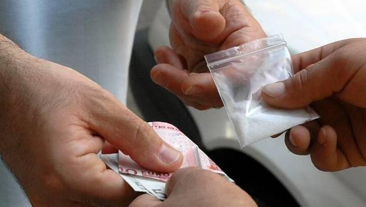 24enne arrestato per spaccio di cocaina e hashish