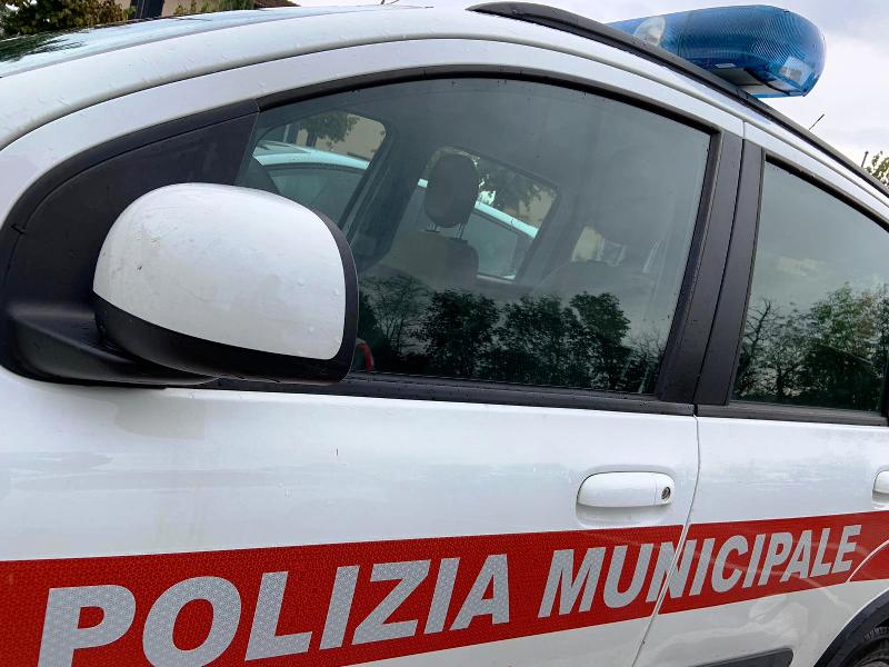 5 multe e 4 roulotte rimosse nell'attività antidegrado della municipale a Livorno - gonews.it