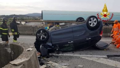 51enne perde controllo auto, si ribalta su superstrada, ferito gravemente.