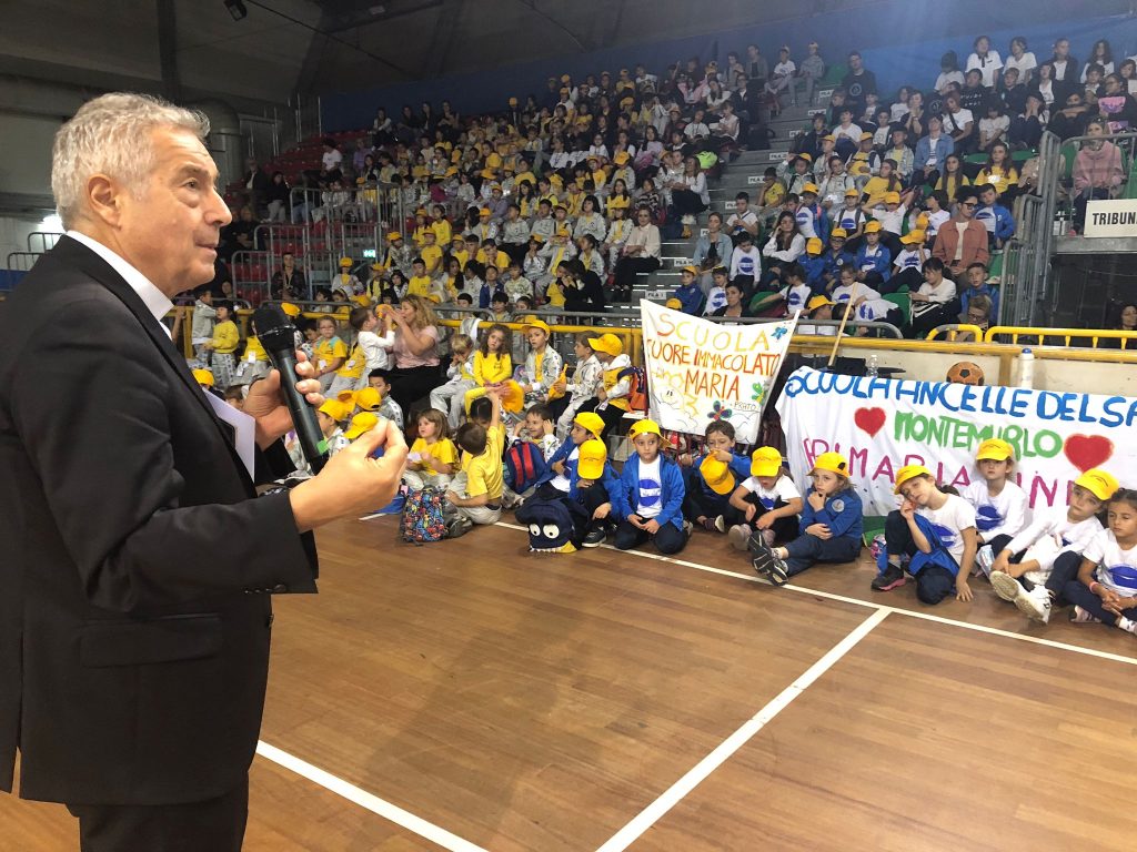 850 bambini partecipano alla festa scuole cattoliche Prato | TV Prato