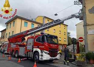 Allerta meteo vento, numerosi interventi dei vigili del fuoco a Livorno e provincia