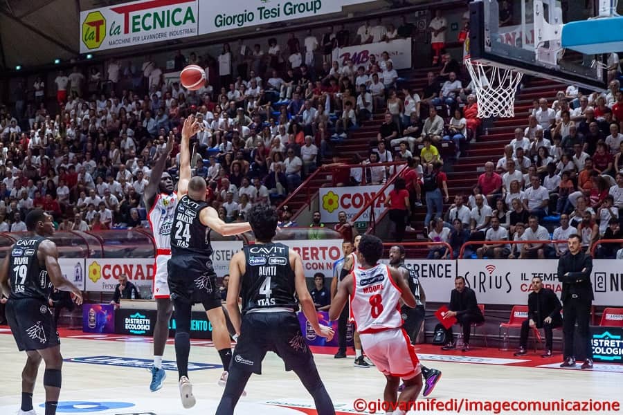 Altri partner ufficiali di Pistoia Basket, SSG, Madilo, La Capannina e Savini-Fiore