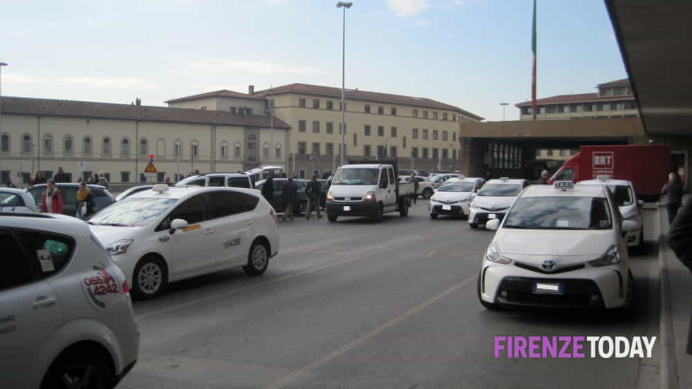 Nessun sciopero taxi a Firenze - servizio regolare.
