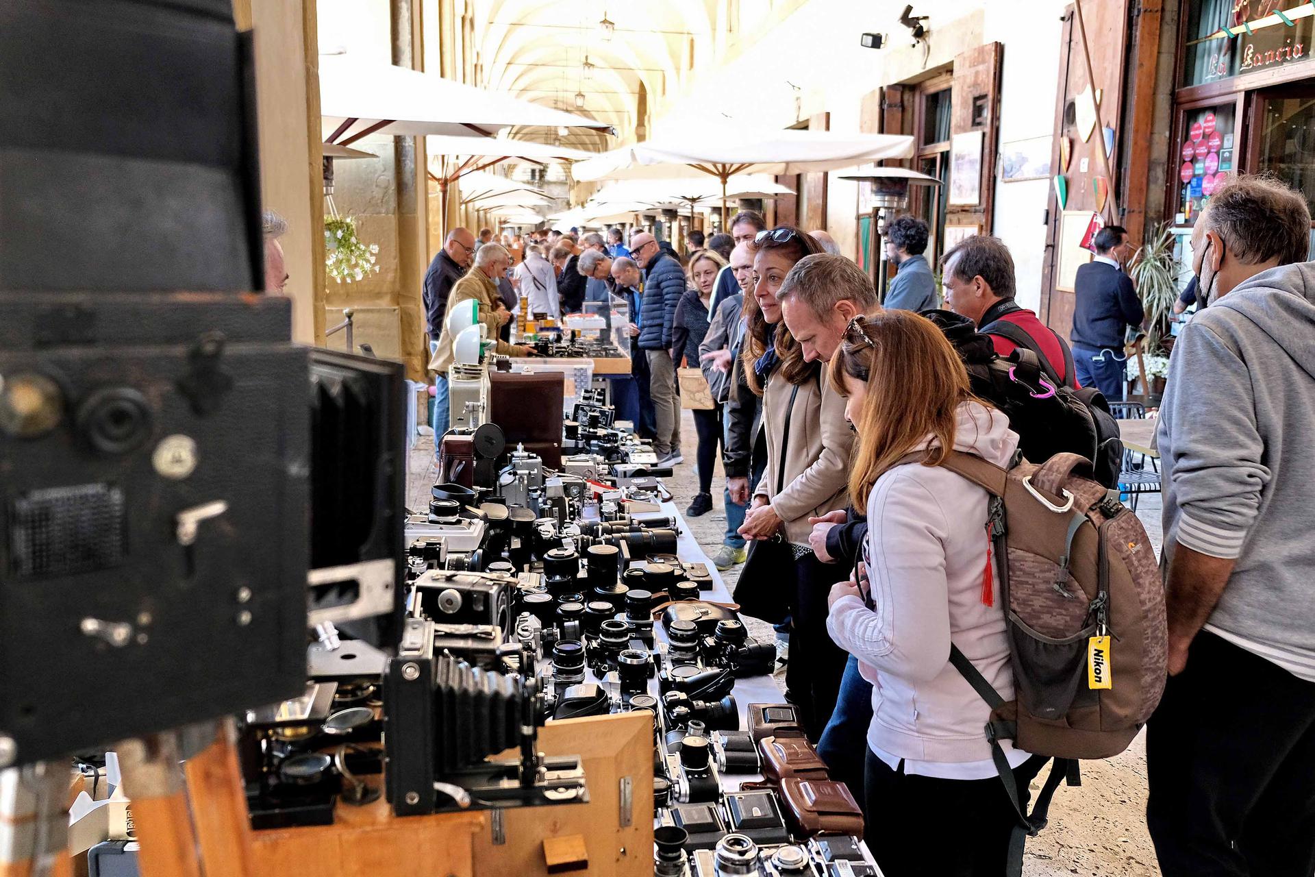 Arezzo, epicentro della fotografia vintage, ospita nuovamente FOTO ANTIQUARIA.