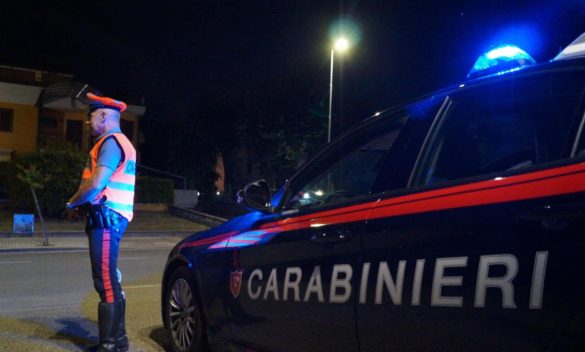 Arrestato a Firenze uomo che fingeva cadute in bicicletta per rubare collane.