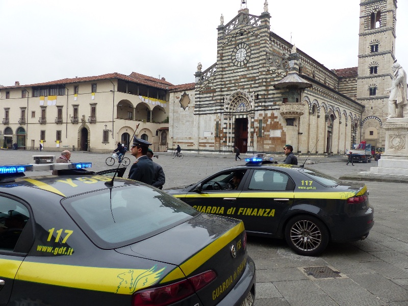 Arresto coniugi Prato per estorsione affitto capannone.