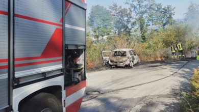 Auto in fiamme al Rally Città di Pistoia durante le prove speciali