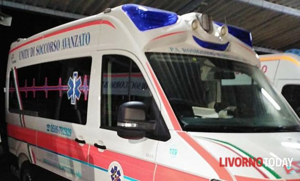 Auto si ribalta a Rosignano nella notte, tre feriti in ospedale