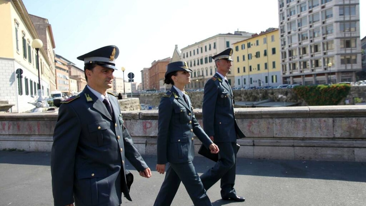 Bando aperto per 1.673 allievi Guardia di Finanza.