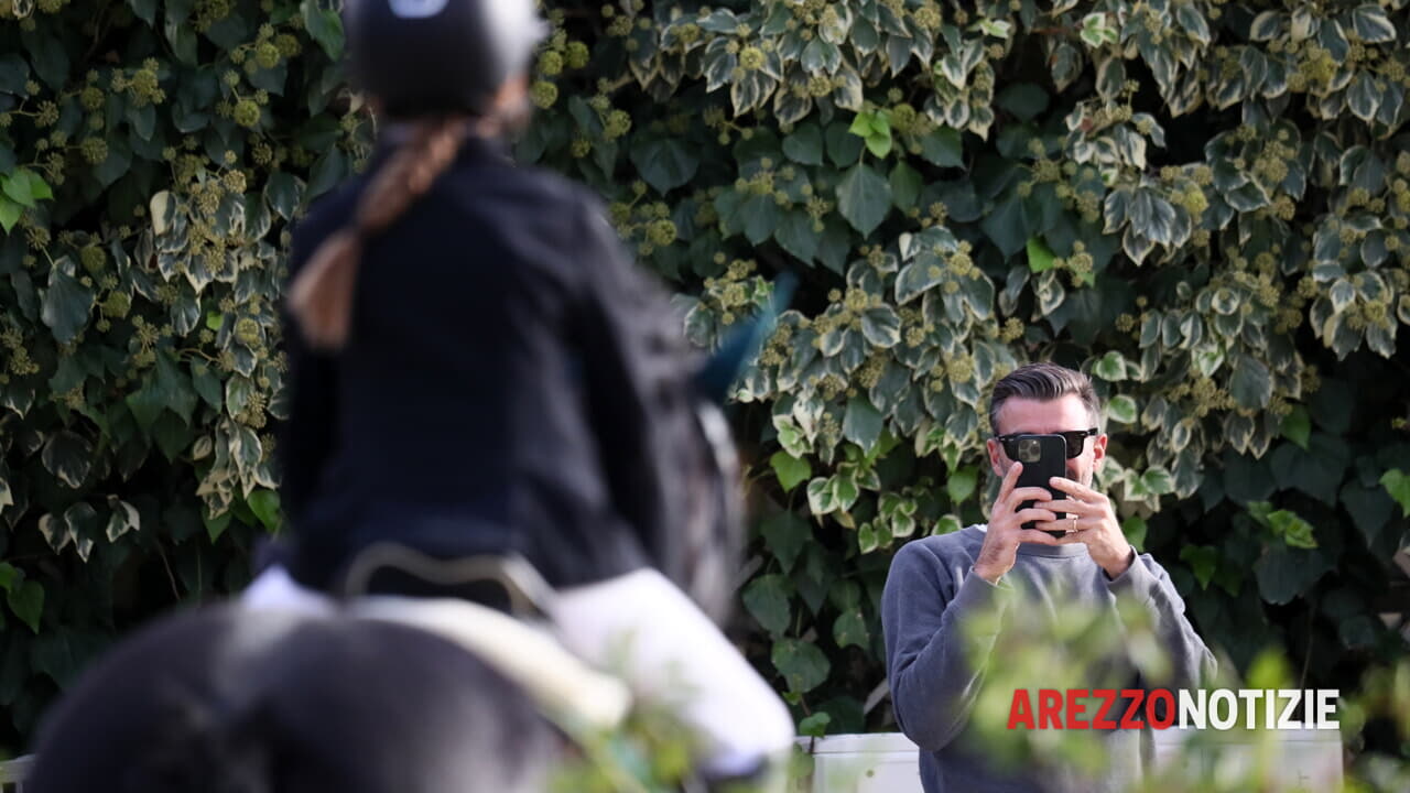 Barzagli, campione del mondo, nel mondo dell'equitazione, autografi, sorrisi e foto.