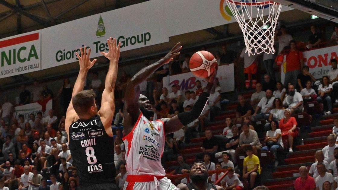 Basket Serie A, Estra Pistoia sconfitta in casa da Trento