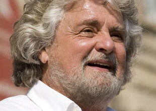 Beppe Grillo assolto a Livorno per violenza privata, ma condannato a risarcire giornalista Selvi.