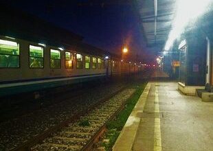 Caos treni sulla costa a causa del maltempo.