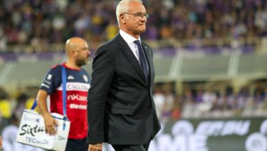 Claudio Ranieri acclamato al suo ritorno alla Fiorentina