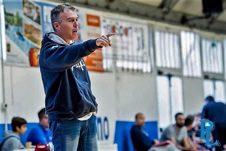 Coach Forti, esordio promettente del Cus Pisa Cosmocare nel campionato di basket.