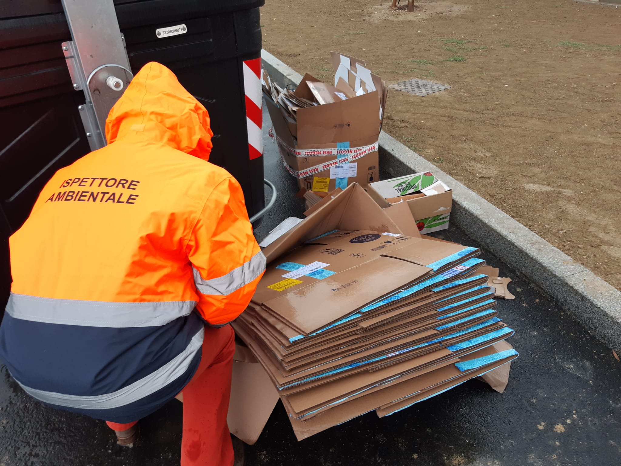 Controlli ambientali intensificati a Porta a Mare da Ispettori Ambientali - Aamps Livorno.