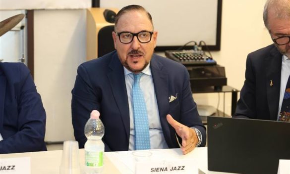 Dimissioni del presidente Di Cioccio da Siena Jazz; nuovo presidente convocherà assemblea per reintegrare membri mancanti dell'Accademia.