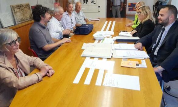 Incontro sindaca Arrighi e comitati dopo sit in Carrara (foto da ufficio stampa)