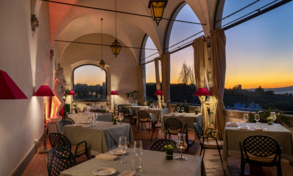 Dolci Flambè al Conventino di Marignolle, un imperdibile spettacolo a Firenze.