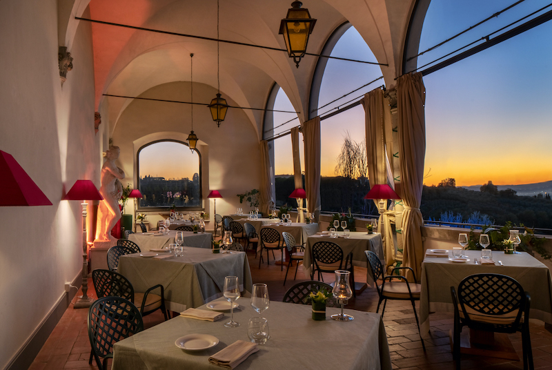 Dolci Flambè al Conventino di Marignolle, un imperdibile spettacolo a Firenze.